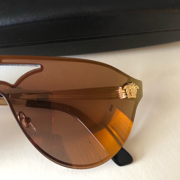 Authentic Versace Gold Glam Medusa Sunglasses